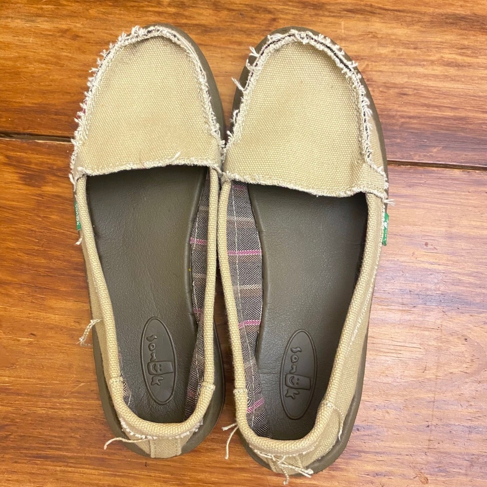 Sanuk Hemp Canvas Slip on‎ Loafers Womens 6 Tan Frayed Sidewalk Surfers Beach
